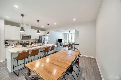 Dining - 822 Blackcomb Dr, Cincinnati, OH 45244 photo 4 of 4