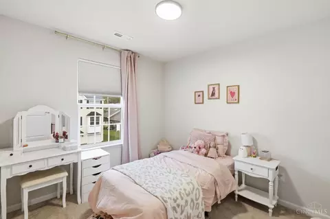Bedroom - 822 Blackcomb Dr, Cincinnati, OH 45244 photo 5 of 10