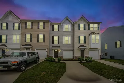 Exterior - 822 Blackcomb Dr, Cincinnati, OH 45244 photo 3 of 6