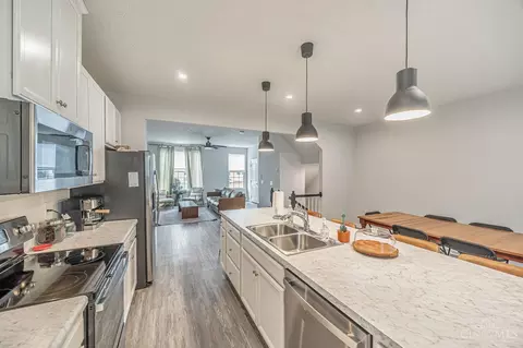 Kitchen - 822 Blackcomb Dr, Cincinnati, OH 45244 photo 2 of 4