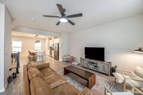 Living - 822 Blackcomb Dr, Cincinnati, OH 45244 photo 3 of 3