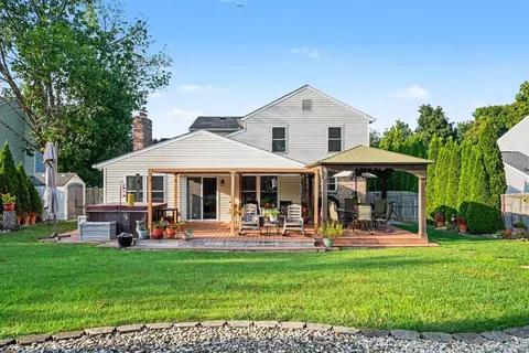 Exterior - 693 Mockingbird Ln, Cincinnati, OH 45244 photo 6 of 11