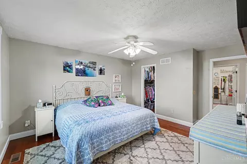 Bedroom - 693 Mockingbird Ln, Cincinnati, OH 45244 photo 2 of 4
