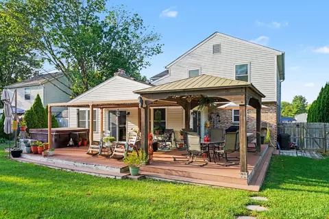 Exterior - 693 Mockingbird Ln, Cincinnati, OH 45244 photo 8 of 11