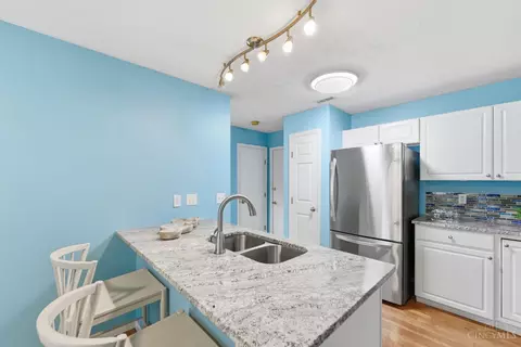 Kitchen - 6433 Eagleview Dr, Mason, OH 45040 photo 2 of 3