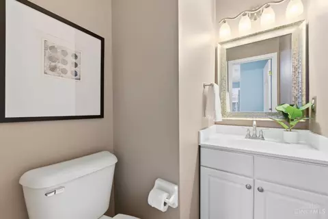 Bath - 6433 Eagleview Dr, Mason, OH 45040 photo 5 of 5