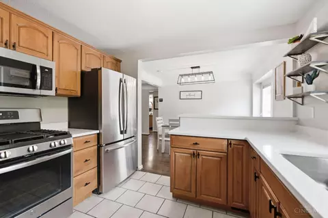 Kitchen - 4570 Hunt Rd, Blue Ash, OH 45242 photo 6 of 8
