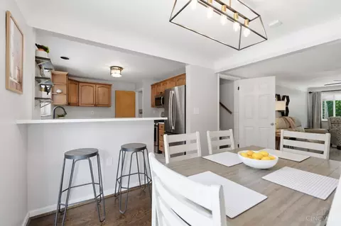 Dining - 4570 Hunt Rd, Blue Ash, OH 45242 photo 2 of 3