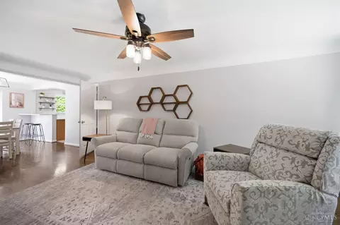 Living - 4570 Hunt Rd, Blue Ash, OH 45242 photo 2 of 3