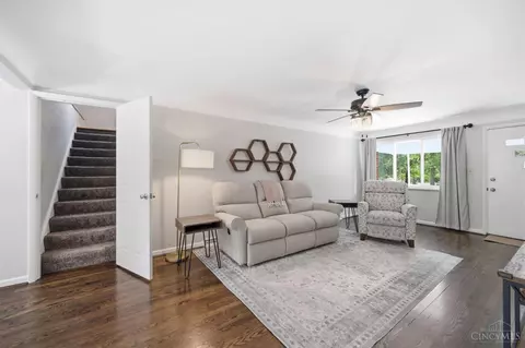 Living - 4570 Hunt Rd, Blue Ash, OH 45242 photo 3 of 3