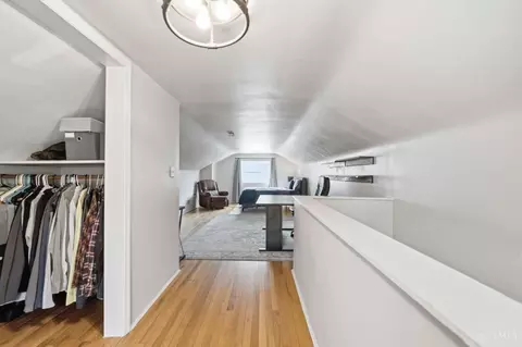 Entry Way - 4570 Hunt Rd, Blue Ash, OH 45242 photo 2 of 2
