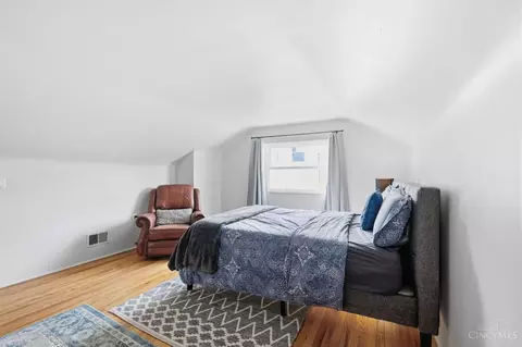 Bedroom - 4570 Hunt Rd, Blue Ash, OH 45242 photo 7 of 7