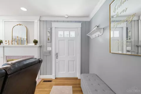 Entry Way - 3307 Maplecrest Pl, Cincinnati, OH 45209 photo 1 of 1
