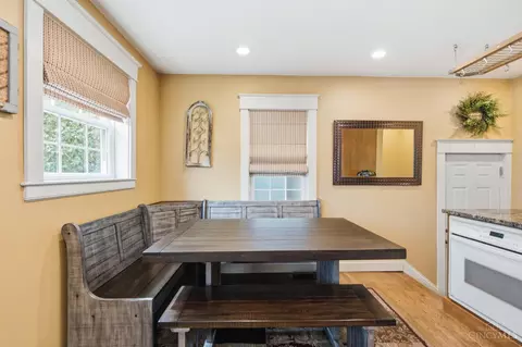 Dining - 3307 Maplecrest Pl, Cincinnati, OH 45209 photo 1 of 1