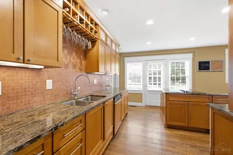 Kitchen - 3307 Maplecrest Pl, Cincinnati, OH 45209 photo 1 of 4