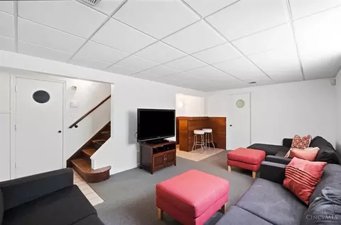 Living - 2898 Temple Ave, Cincinnati, OH 45211 photo 4 of 6