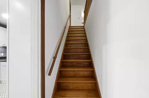 Entry Way - 2898 Temple Ave, Cincinnati, OH 45211 photo 4 of 5