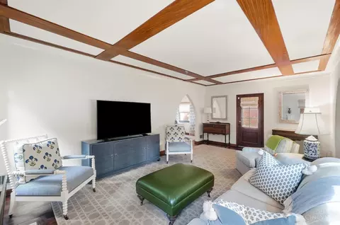 Living - 2898 Temple Ave, Cincinnati, OH 45211 photo 3 of 6