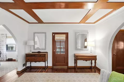 Entry Way - 2898 Temple Ave, Cincinnati, OH 45211 photo 3 of 5