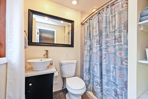Bath - 1258 Immaculate Ln, Cincinnati, OH 45255 photo 1 of 4