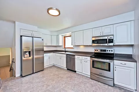 Kitchen - 1258 Immaculate Ln, Cincinnati, OH 45255 photo 2 of 4