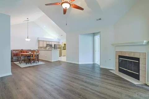 Living - 3393 Ravine Pl, Maineville, OH 45039 photo 2 of 4