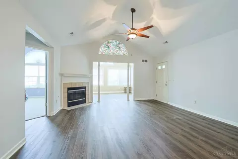 Living - 3393 Ravine Pl, Maineville, OH 45039 photo 3 of 4