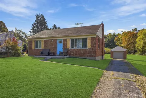 7181 Bridges Rd, Anderson Twp, OH 45230