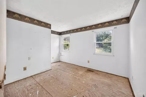 Bedroom - 12145 Kenn Rd, Cincinnati, OH 45240 photo 10 of 12