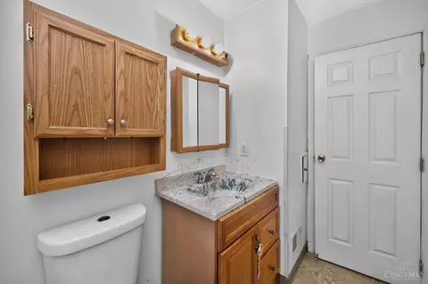 Bath - 12145 Kenn Rd, Cincinnati, OH 45240 photo 6 of 6