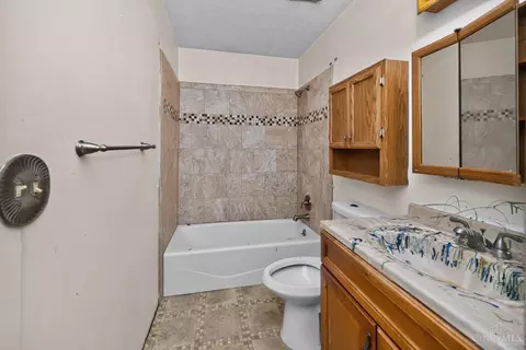 Bath - 12145 Kenn Rd, Cincinnati, OH 45240 photo 4 of 6