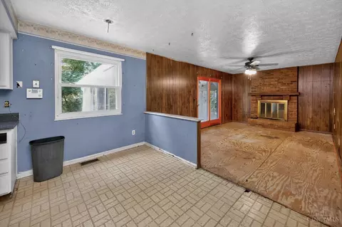 Living - 12145 Kenn Rd, Cincinnati, OH 45240 photo 6 of 6