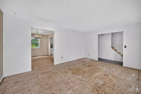 Living - 12145 Kenn Rd, Cincinnati, OH 45240 photo 3 of 6
