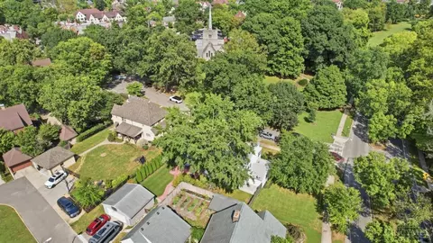 View/Area - 3837 Oak St, Mariemont, OH 45227 photo 3 of 3