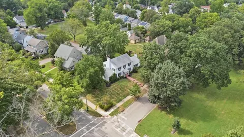 View/Area - 3837 Oak St, Mariemont, OH 45227 photo 1 of 3