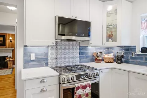 Kitchen - 3837 Oak St, Mariemont, OH 45227 photo 6 of 6