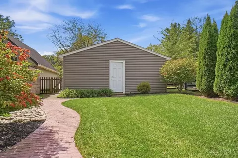 Exterior - 3837 Oak St, Mariemont, OH 45227 photo 13 of 17