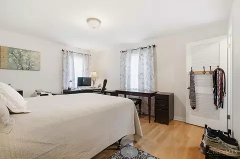 Bedroom - 3837 Oak St, Mariemont, OH 45227 photo 4 of 7