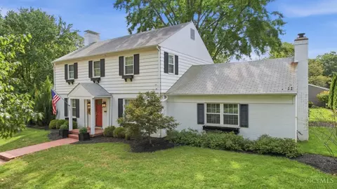 Exterior - 3837 Oak St, Mariemont, OH 45227 photo 2 of 17