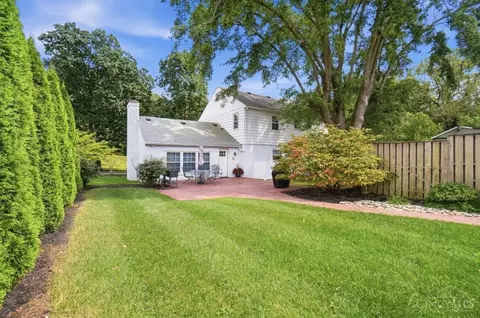 Exterior - 3837 Oak St, Mariemont, OH 45227 photo 6 of 17