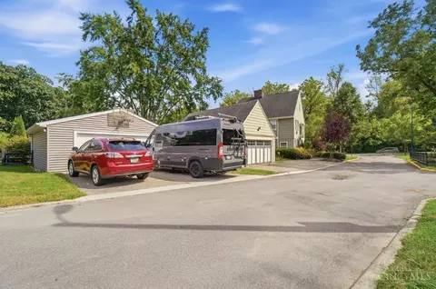 Exterior - 3837 Oak St, Mariemont, OH 45227 photo 16 of 17