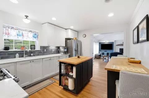 Kitchen - 3837 Oak St, Mariemont, OH 45227 photo 1 of 6