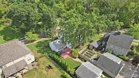 View/Area - 3837 Oak St, Mariemont, OH 45227 photo 2 of 3