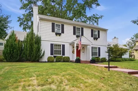Exterior - 3837 Oak St, Mariemont, OH 45227 photo 3 of 17