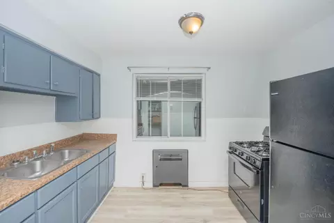 Kitchen - 7169 Reading Rd, Cincinnati, OH 45237 photo 1 of 3