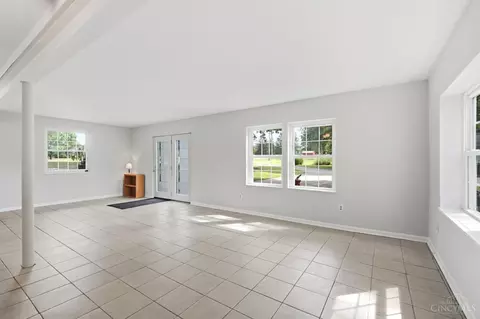 Living - 3437 Trovillo Rd, Morrow, OH 45152 photo 8 of 12
