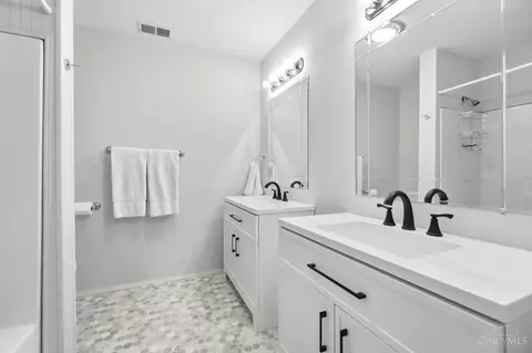 Bath - 3437 Trovillo Rd, Morrow, OH 45152 photo 1 of 3