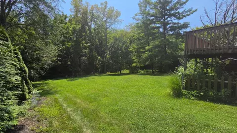 3875 Ridgedale Dr, Cincinnati, OH 45247 photo 3