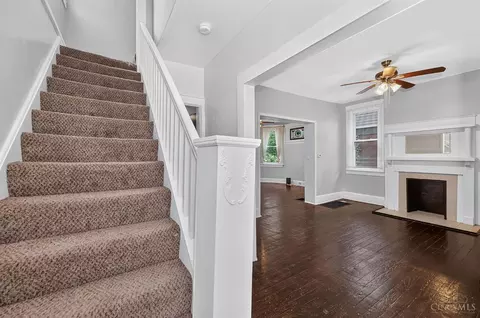 Entry Way - 723 Hand Ave, Cincinnati, OH 45232 photo 2 of 4
