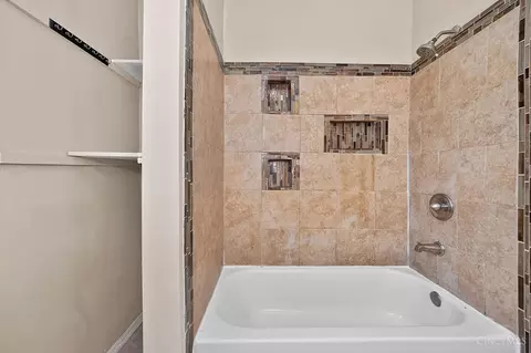 Bath - 723 Hand Ave, Cincinnati, OH 45232 photo 2 of 2